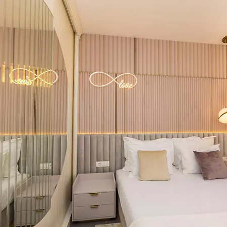 Gemini Azure Apartamento